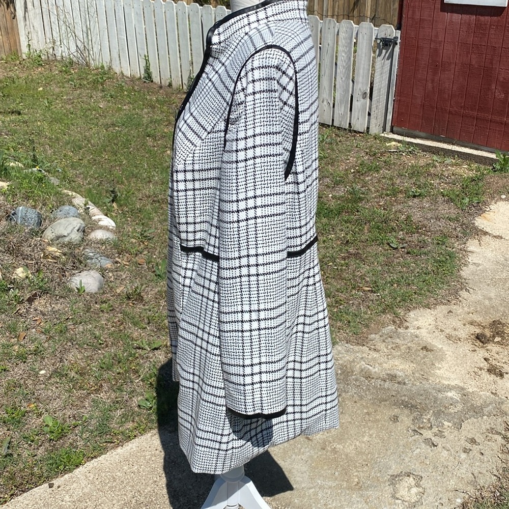 black and white jacket with shoulder pads - Picture 4 of 7